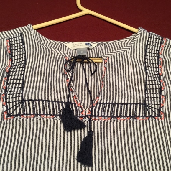 Woman’s navy tie front tunic - Picture 2 of 5